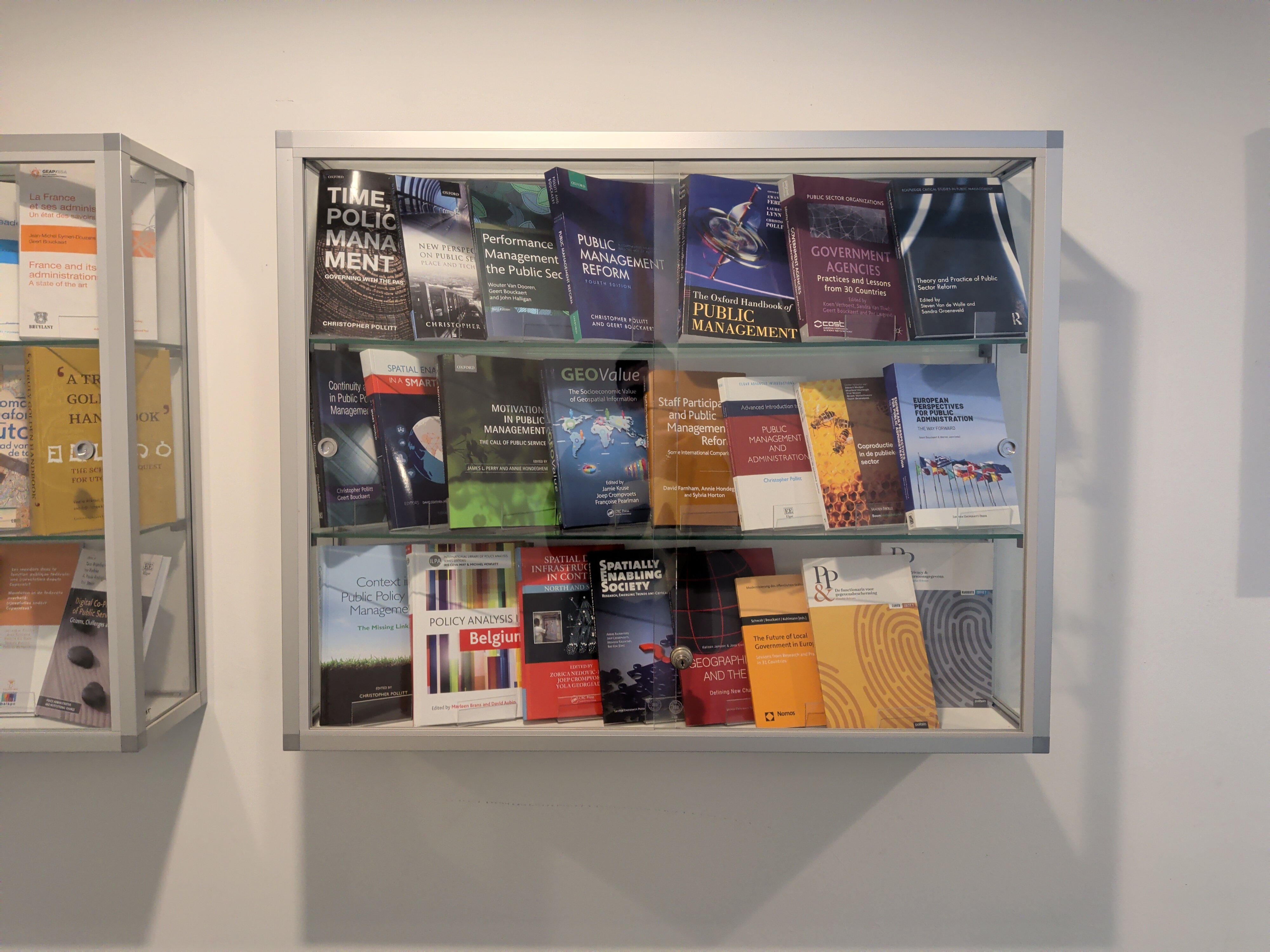 Books wall at PGI